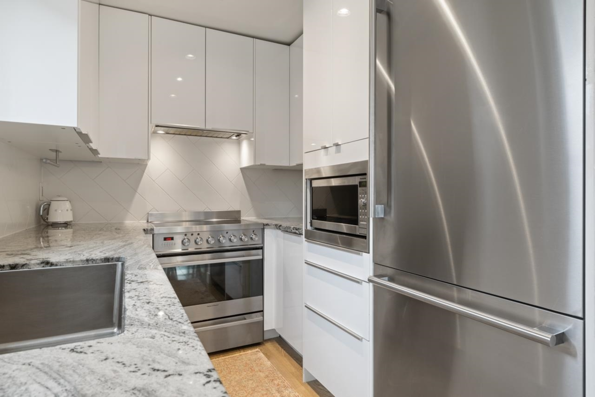 Primary Bedroom Photo of 308 755 W 15th Avenue, Vancouver, BC