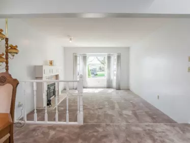 Kitchen Island Photo of 15773 97a Avenue, Surrey, BC