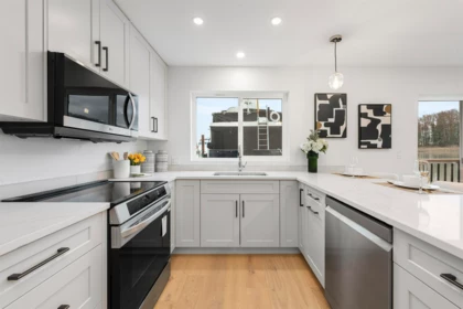 Breakfast Nook Photo of 6911 Graybar Road, Richmond, BC