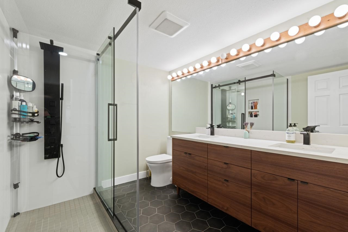 Bedroom 3 Photo of 203 3401 Curle Avenue, Burnaby, BC