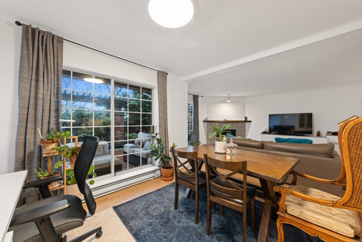 Kitchen Island Photo of 203 3401 Curle Avenue, Burnaby, BC