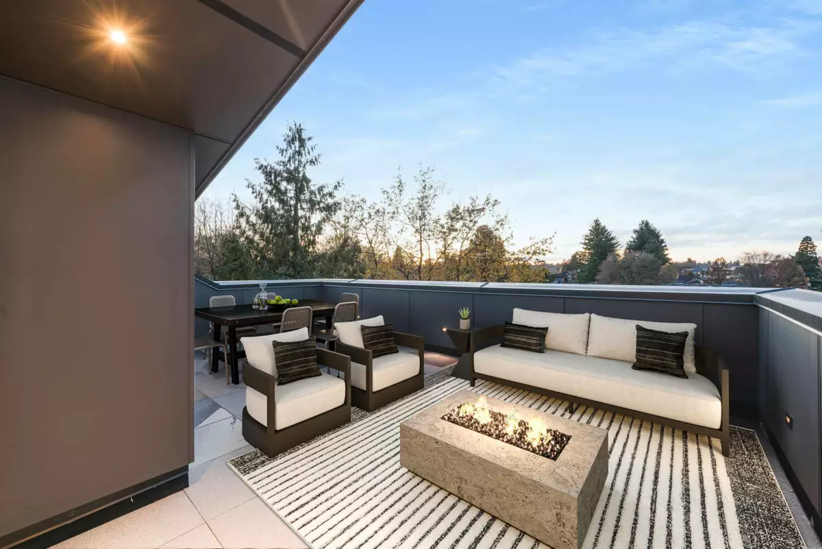 Bedroom 4 Photo of 2 275 W 17th Avenue, Vancouver, BC