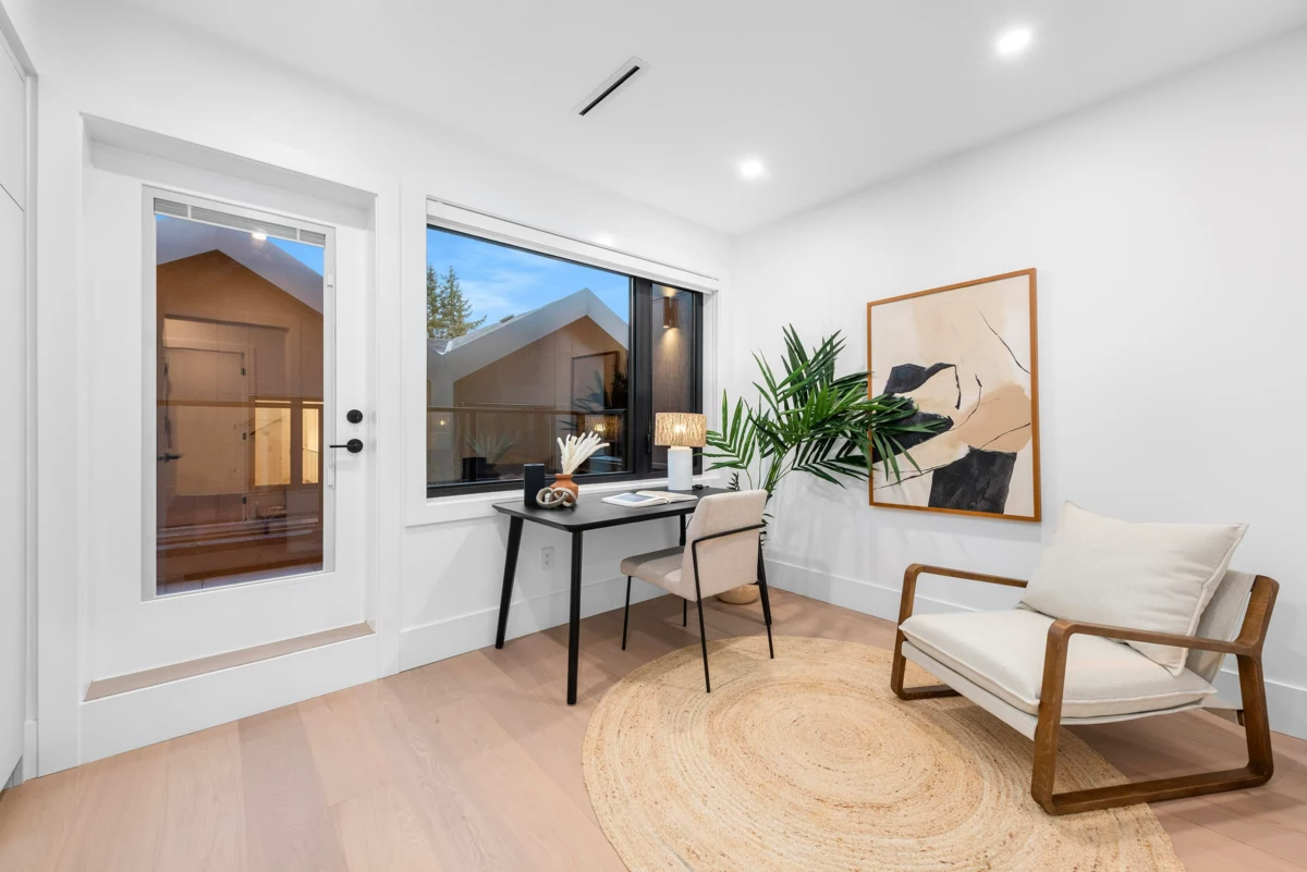 Entry Foyer Photo of 2 275 W 17th Avenue, Vancouver, BC