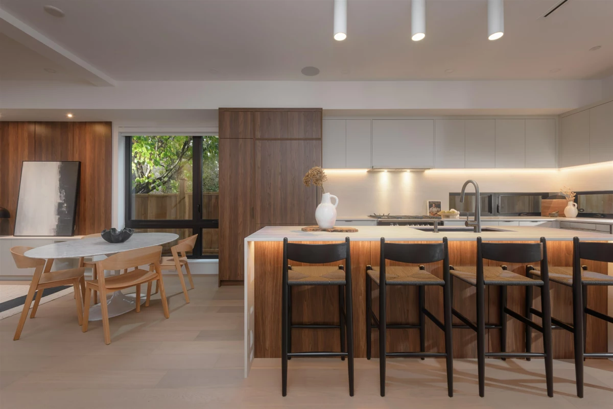 Family Room Photo of 2 275 W 17th Avenue, Vancouver, BC