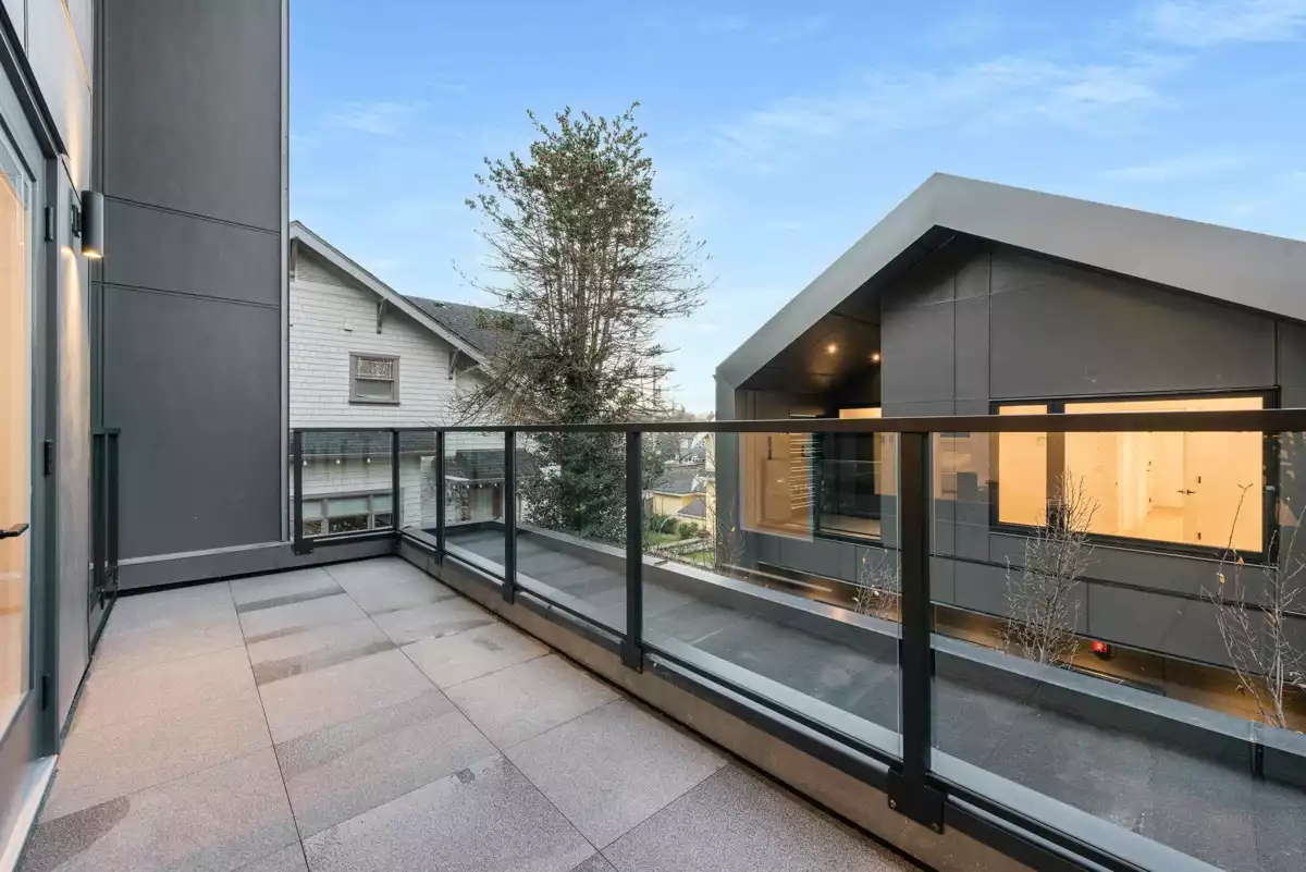 Outdoor Patio Photo of 2 275 W 17th Avenue, Vancouver, BC