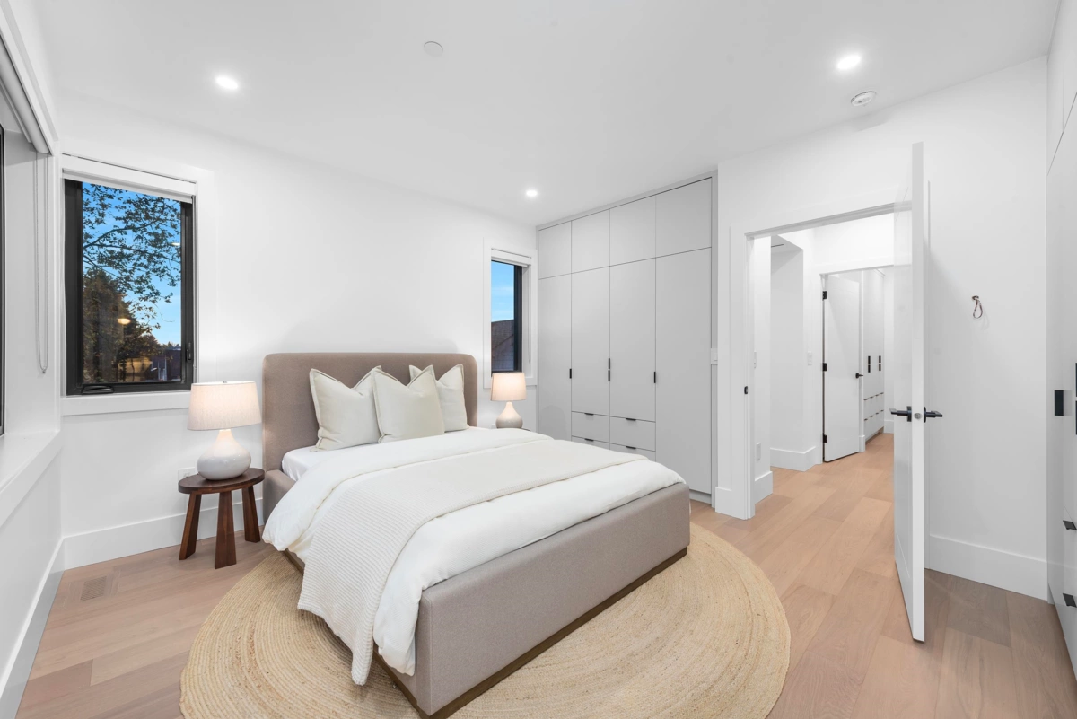 Swimming Pool Photo of 2 275 W 17th Avenue, Vancouver, BC