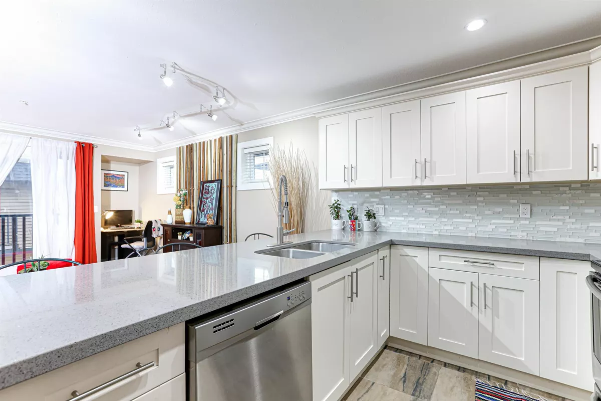 Bedroom 4 Photo of 5 305 Jardine Street, New Westminster, BC