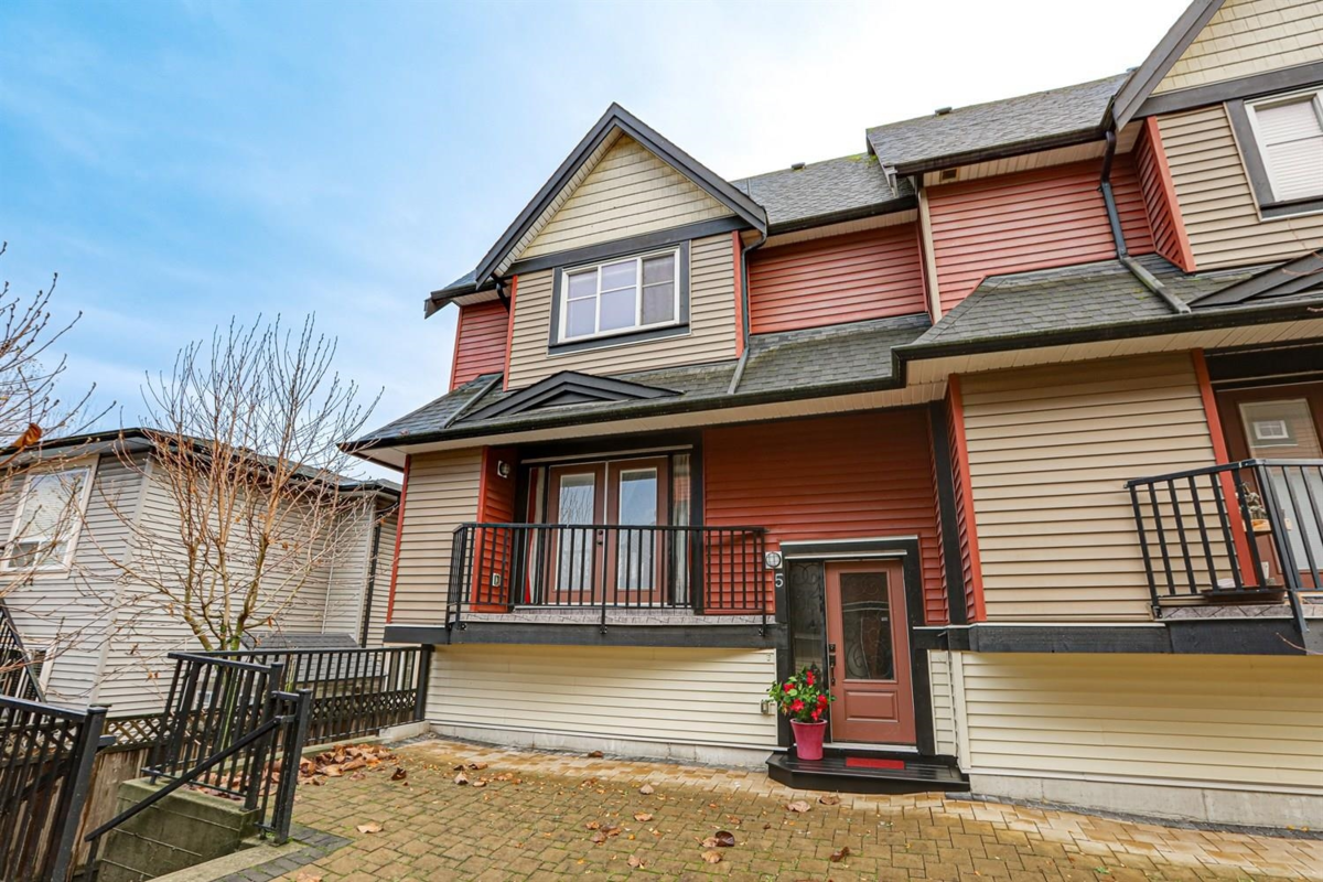 Family Room Photo of 5 305 Jardine Street, New Westminster, BC