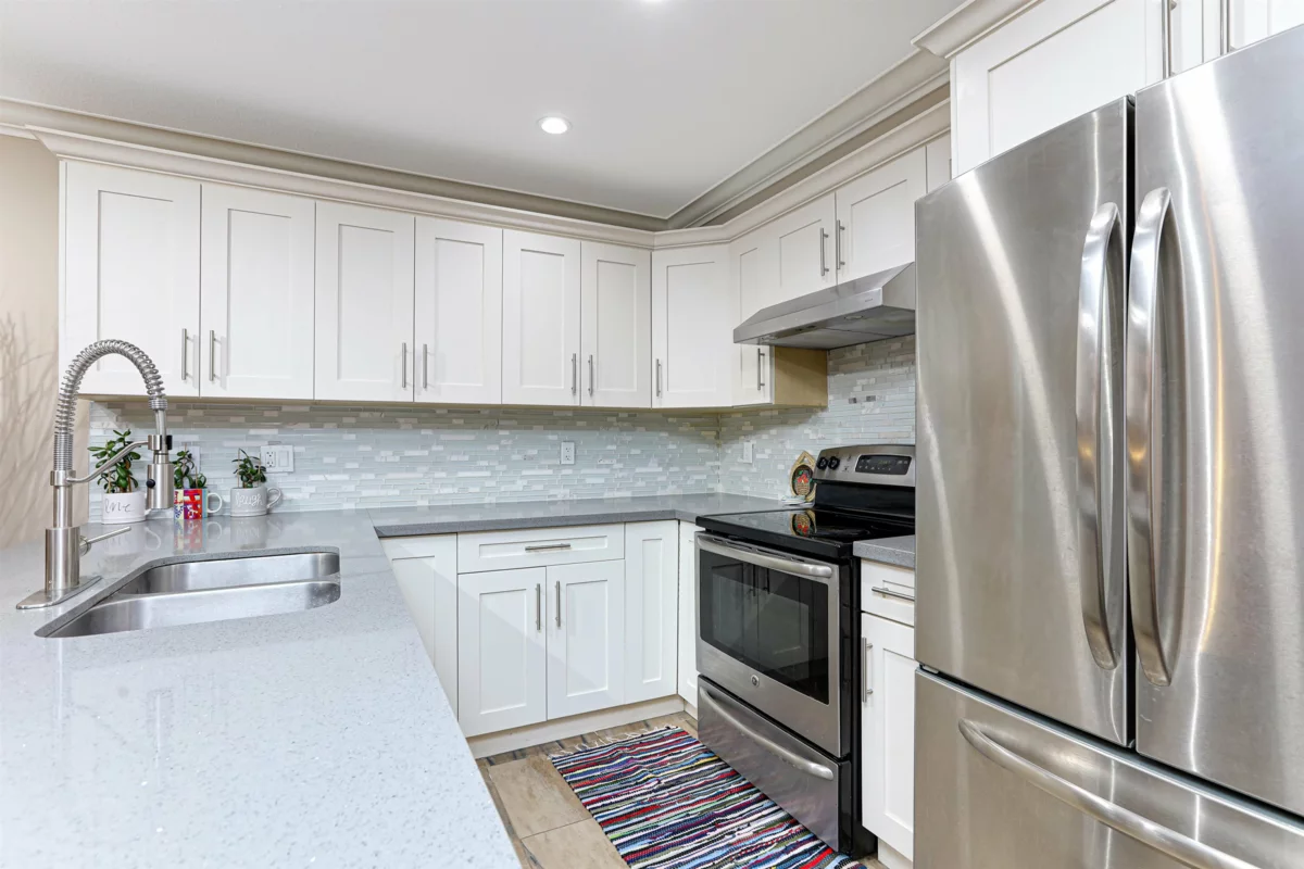 Guest Bathroom Photo of 5 305 Jardine Street, New Westminster, BC