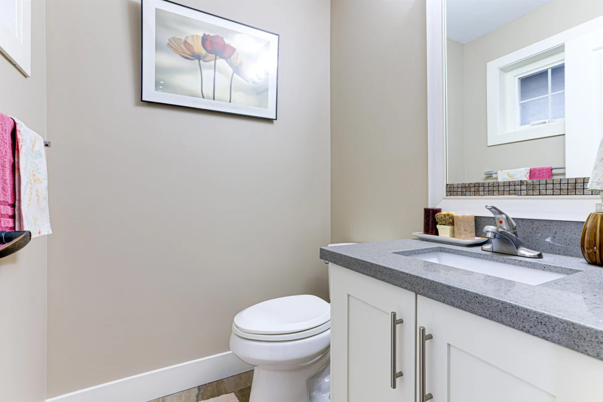Powder Room Photo of 5 305 Jardine Street, New Westminster, BC