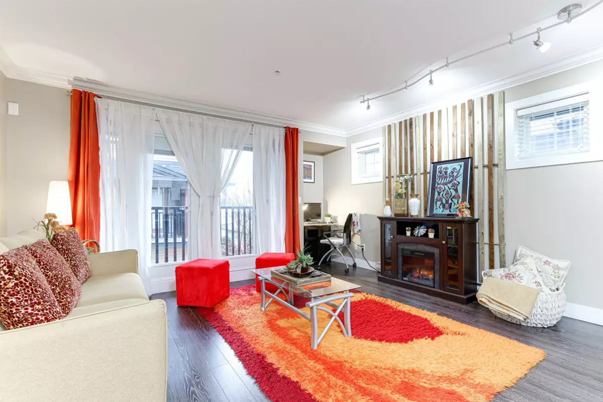 Primary Bathroom Photo of 5 305 Jardine Street, New Westminster, BC