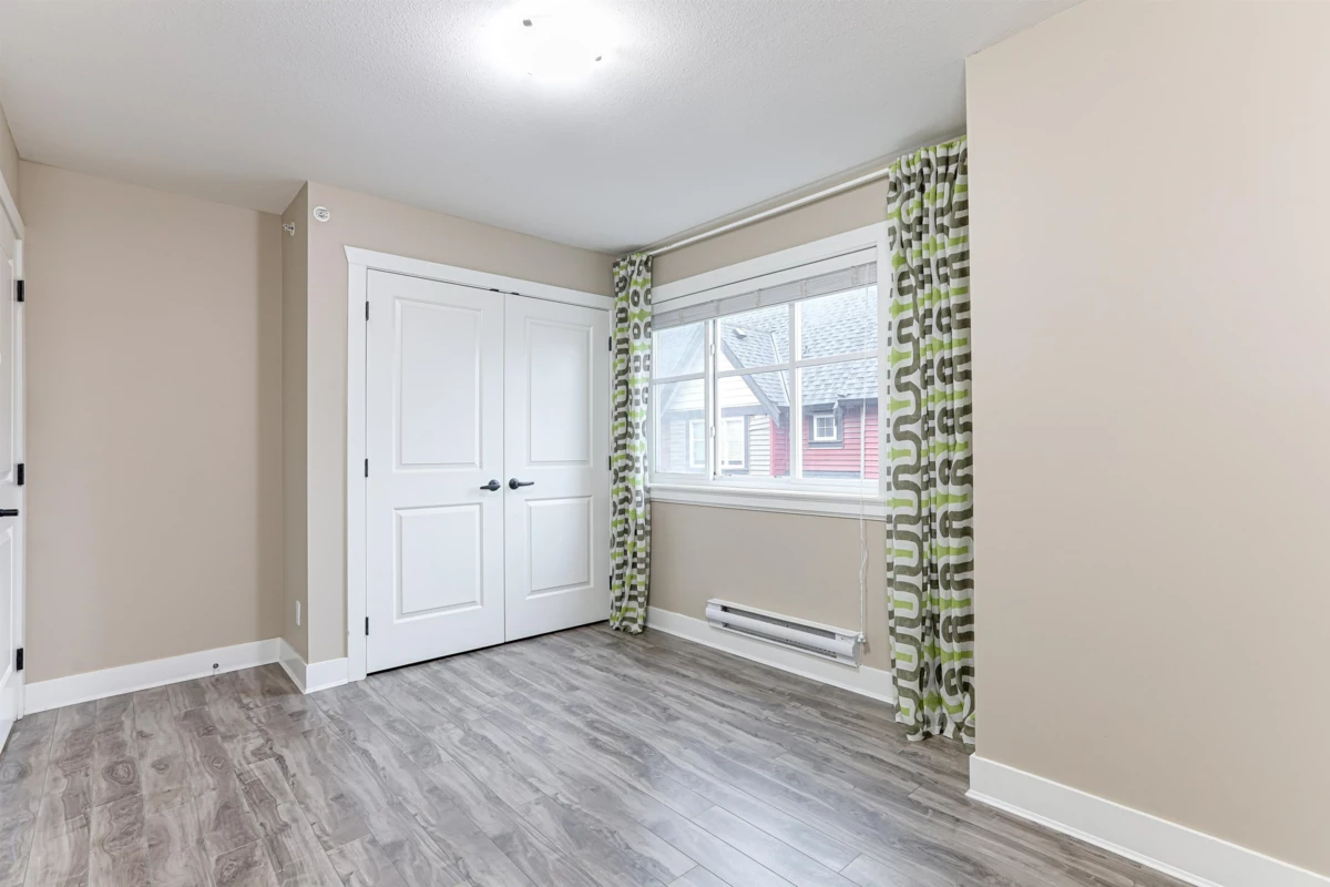 Staircase Photo of 5 305 Jardine Street, New Westminster, BC