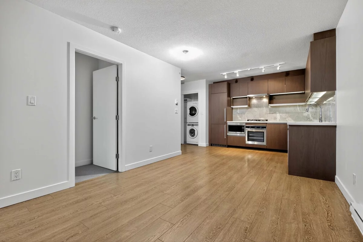 Family Room Photo of 3008 13696 100 Avenue, Surrey, BC