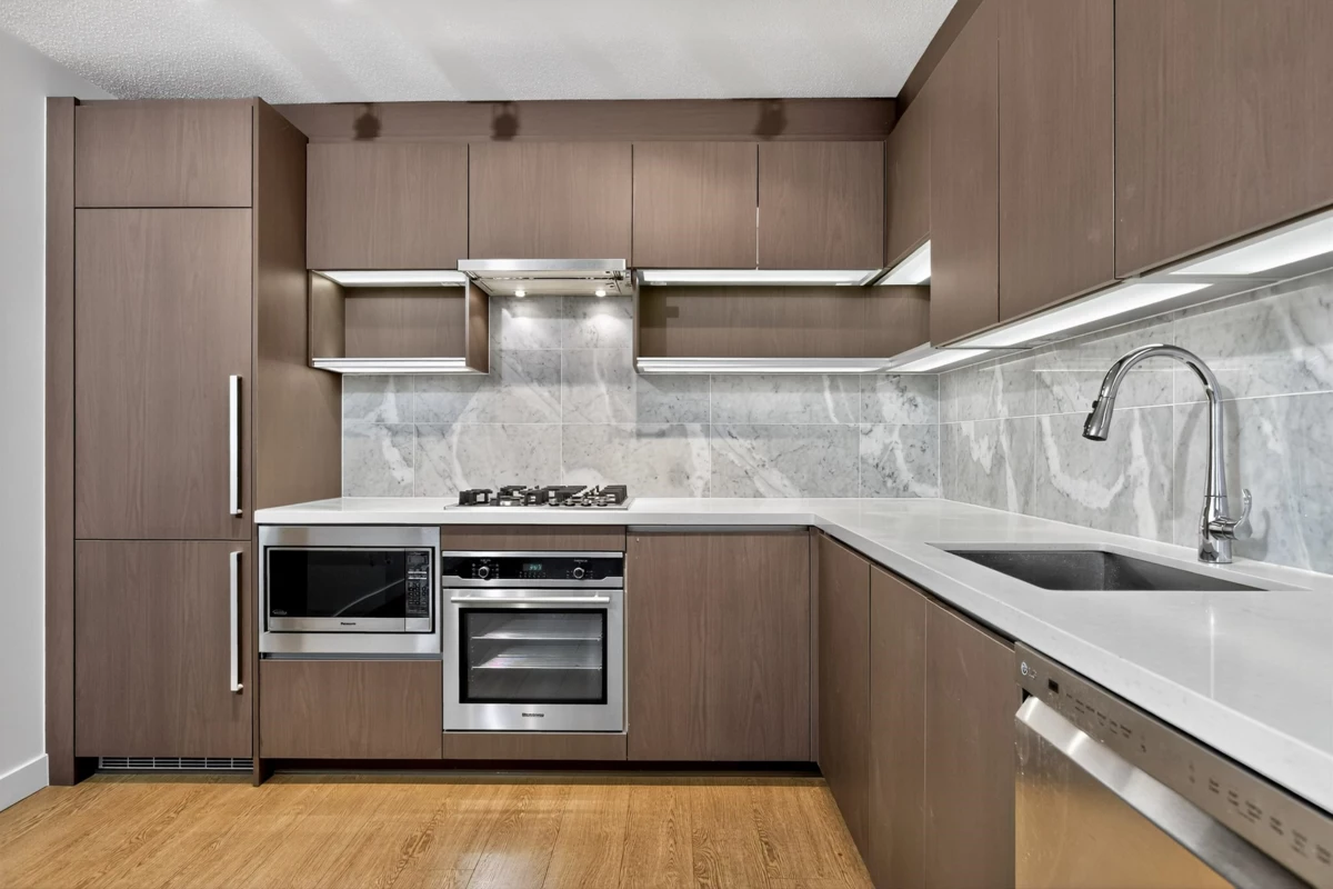 Kitchen Island Photo of 3008 13696 100 Avenue, Surrey, BC