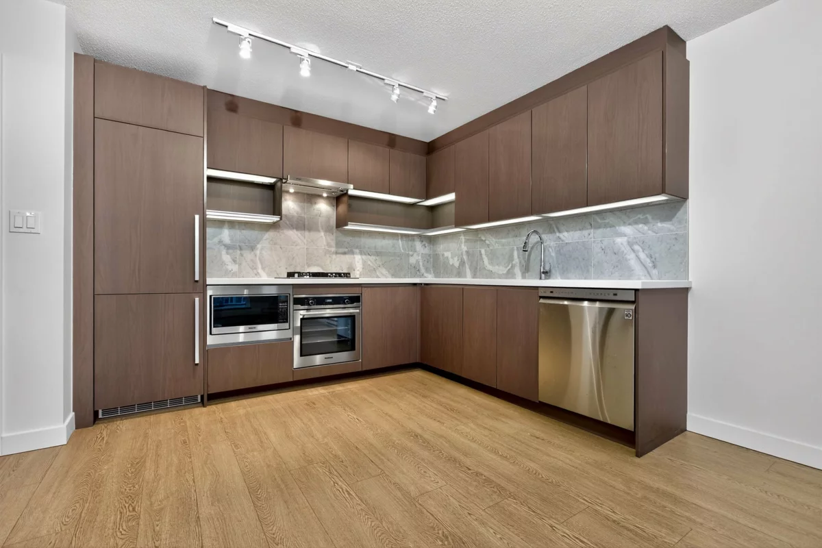 Kitchen Photo of 3008 13696 100 Avenue, Surrey, BC