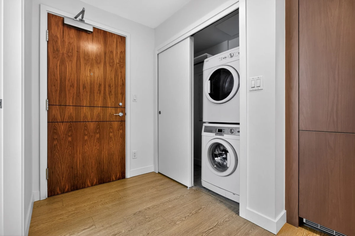 Primary Bathroom Photo of 3008 13696 100 Avenue, Surrey, BC