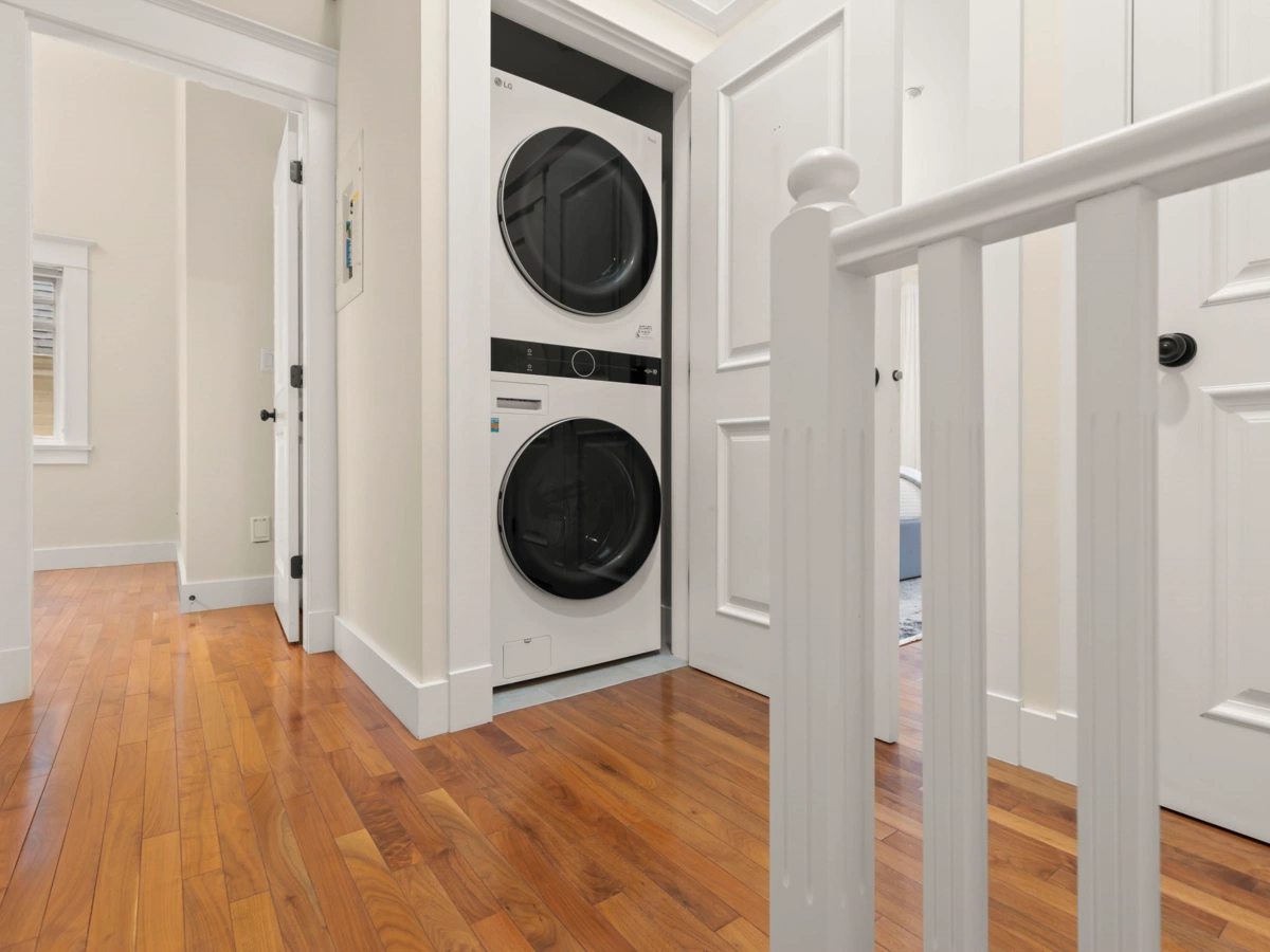 Hallway Photo of 3540 W 5th Avenue, Vancouver, BC