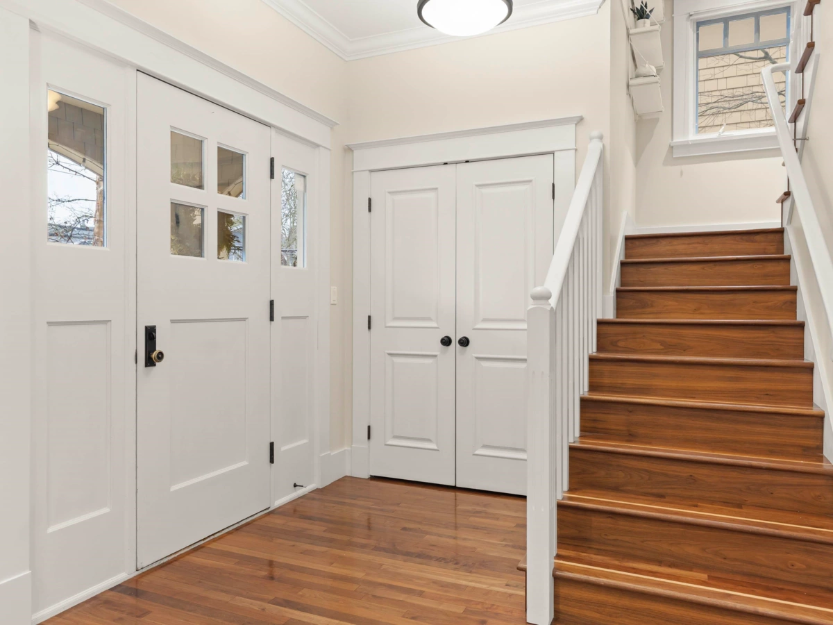 Kitchen Island Photo of 3540 W 5th Avenue, Vancouver, BC