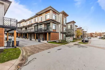 201 16488 64 Avenue, Surrey, BC, Surrey — Townhouse for sale