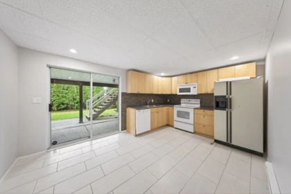 Backyard Photo of 2562 Fuchsia Place, Coquitlam, BC