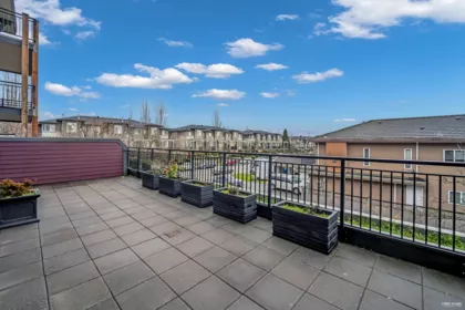 210 288 Hampton Street, New Westminster, BC, New Westminster — Apartment/Condo for sale