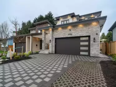 11768 92 Avenue, Delta, BC, Annieville — 5 bed single family residence for sale