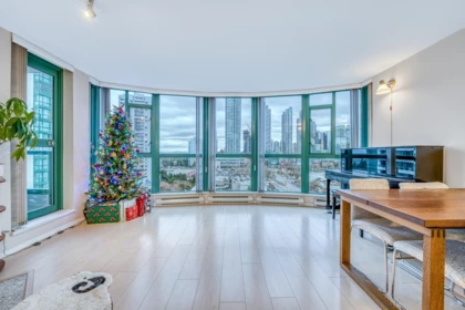 1102 5899 Wilson Avenue, Burnaby, BC, Burnaby — Apartment/Condo for sale