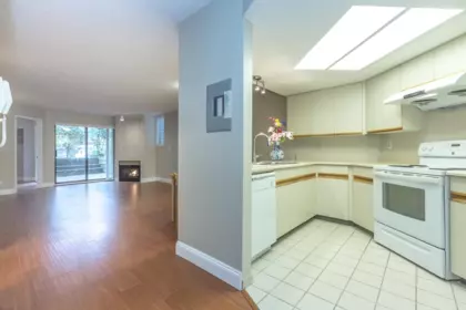 109 2925 Glen Drive, Coquitlam, BC, Coquitlam — Apartment/Condo for sale
