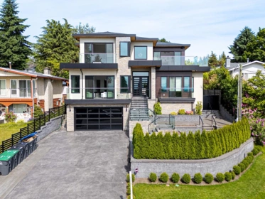 5920 181 Street, Surrey, BC, Cloverdale BC — 8 bed single family residence for sale