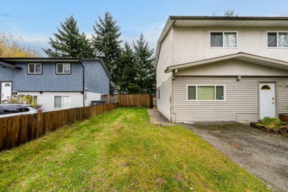 Family Room Photo of 18340 63a Avenue, Surrey, BC