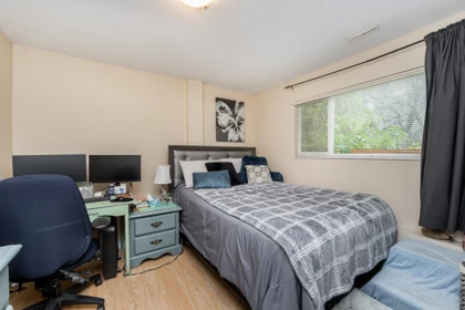 Garage Interior Photo of 18340 63a Avenue, Surrey, BC