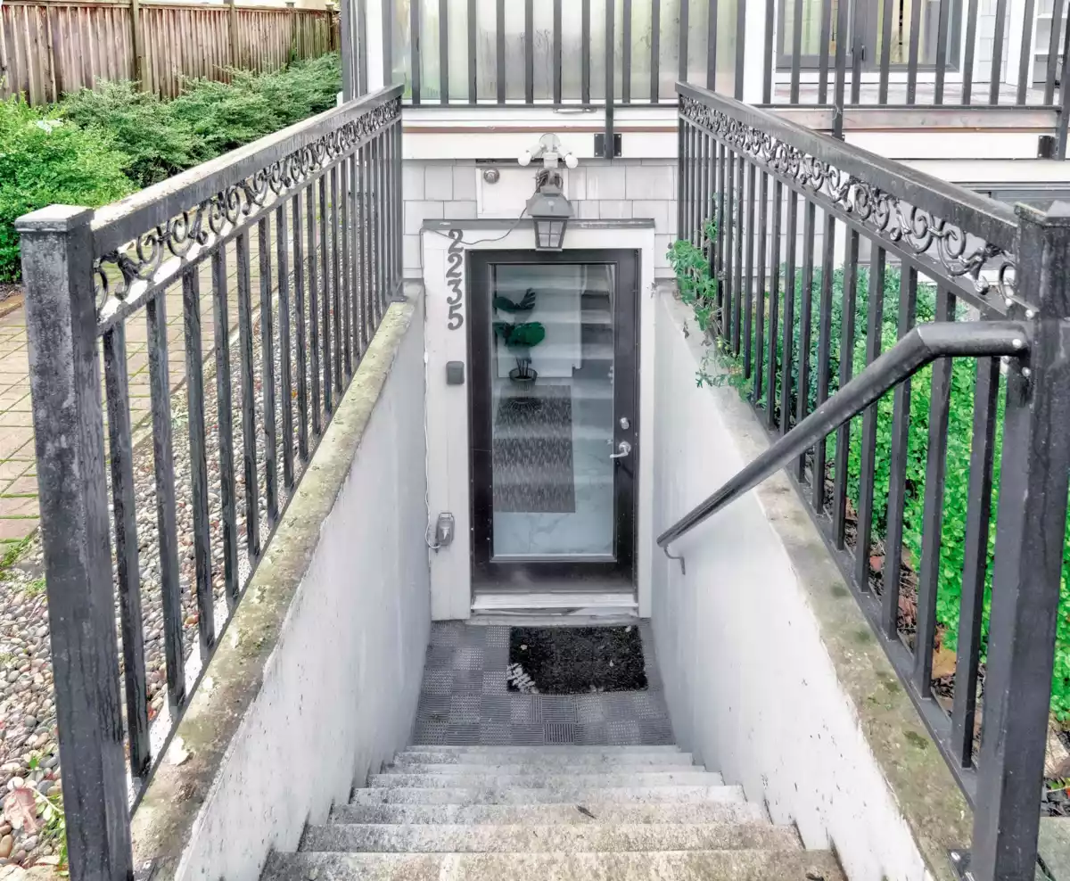 Backyard Photo of 2237 W 37th Avenue, Vancouver, BC