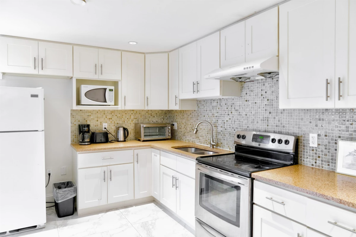 Garden / Landscaping Photo of 2237 W 37th Avenue, Vancouver, BC