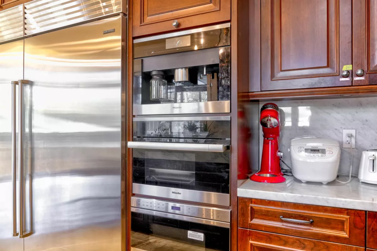 Kitchen Island Photo of 2237 W 37th Avenue, Vancouver, BC