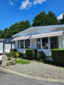105 2062 King George Highway, Surrey, BC, King George Corridor — 3 bed manufactured on land for sale