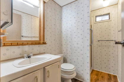 Primary Bathroom Photo of 105 2062 King George Highway, Surrey, BC