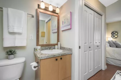 Entry Foyer Photo of 412 8717 160 Street, Surrey, BC
