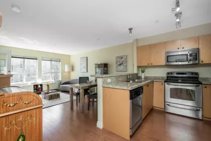 412 8717 160 Street, Surrey, BC, Surrey — Apartment/Condo for sale
