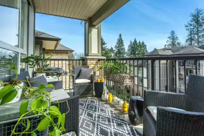 Staircase Photo of 412 8717 160 Street, Surrey, BC