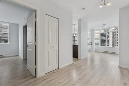 1708 888 Carnarvon Street, New Westminster, BC
