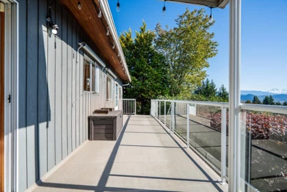 Mudroom Photo of 33172 Hill Avenue, Mission, BC