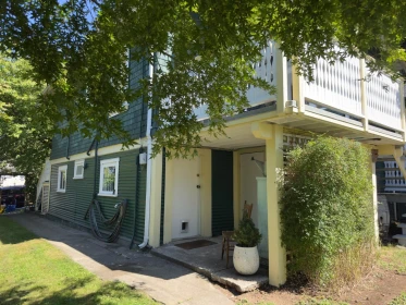 Hot Tub / Spa Photo of 3336 E Georgia Street, Vancouver, BC
