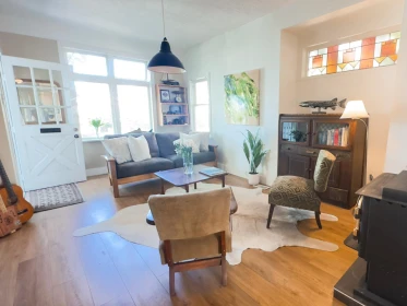 Primary Bedroom Photo of 3336 E Georgia Street, Vancouver, BC