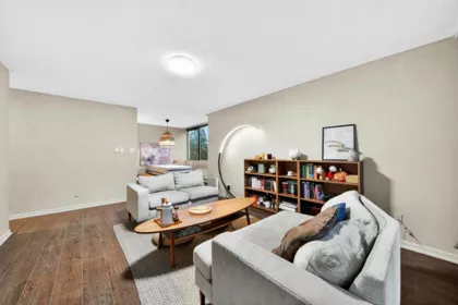 304 7235 Salisbury Avenue, Burnaby, BC, Burnaby — Apartment/Condo for sale