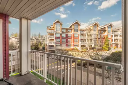 Hallway Photo of 414 6440 194 Street, Surrey, BC