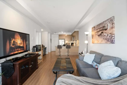 Kitchen Photo of 414 6440 194 Street, Surrey, BC