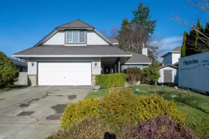 18477 57a Avenue, Surrey, BC, Surrey — Single Family Residence for sale