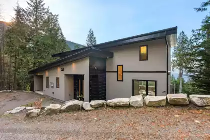 1028 Goat Ridge Drive, Britannia Beach, BC, Britannia Beach — Single Family Residence for sale