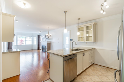 PH4 15357 Roper Avenue, White Rock, BC, White Rock — Apartment/Condo for sale