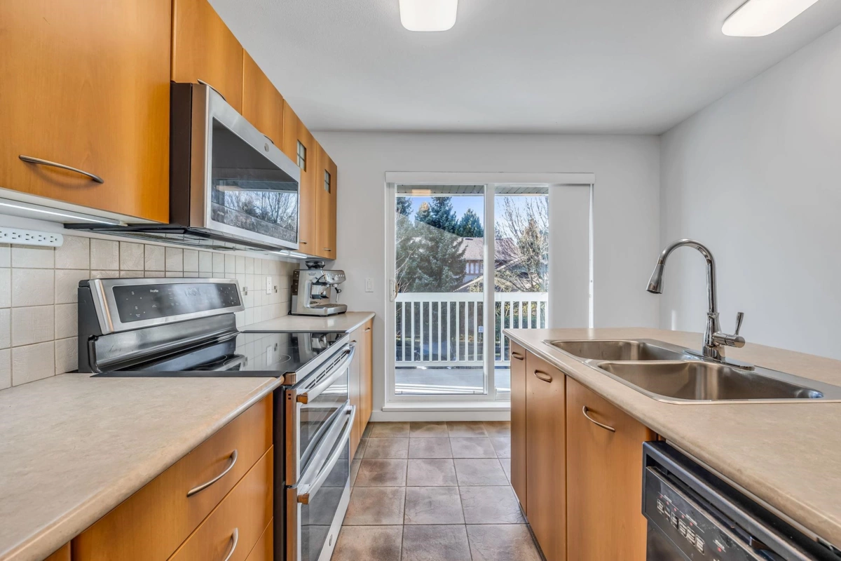 Breakfast Nook Photo of 4 7179 201 Street, Langley, BC